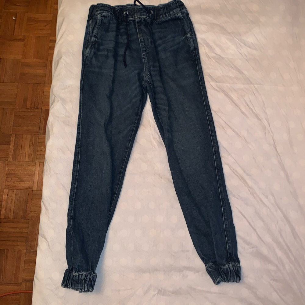 Hollister joggers: small